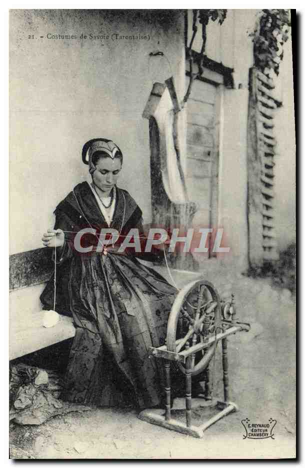 CPA Folklore Costumes de Savoie Tarentaise Fileuse