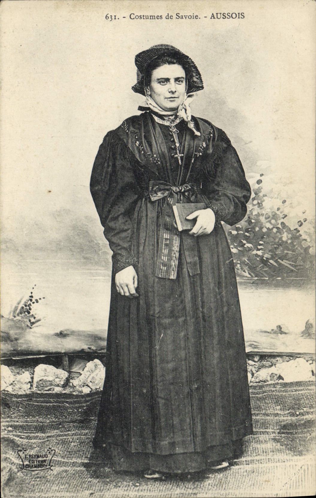 CPA Folklore Costumes de Savoie Aussois