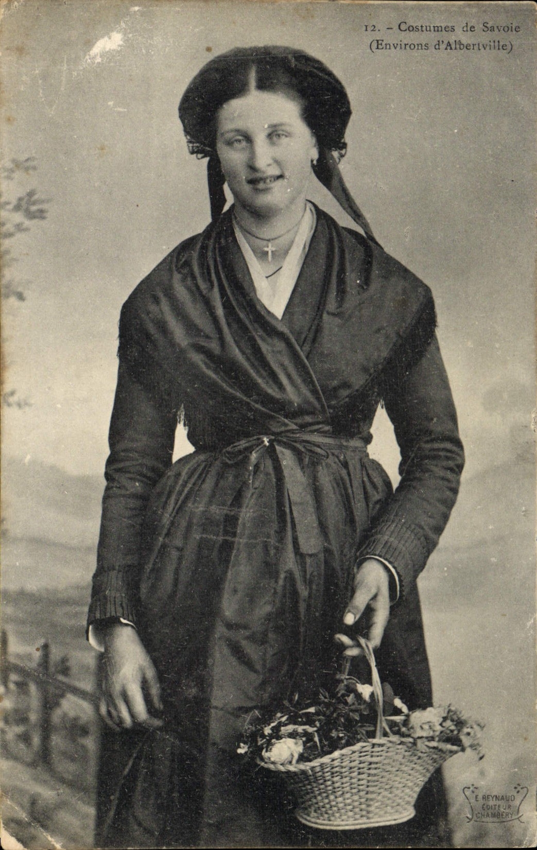 CPA Folklore Costumes de Savoie Environs d'Albertville 