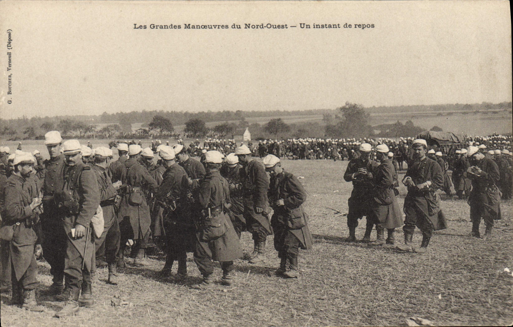 CPA Militaria Grandes manoeuvres du Nord Ouest Un instant de repos