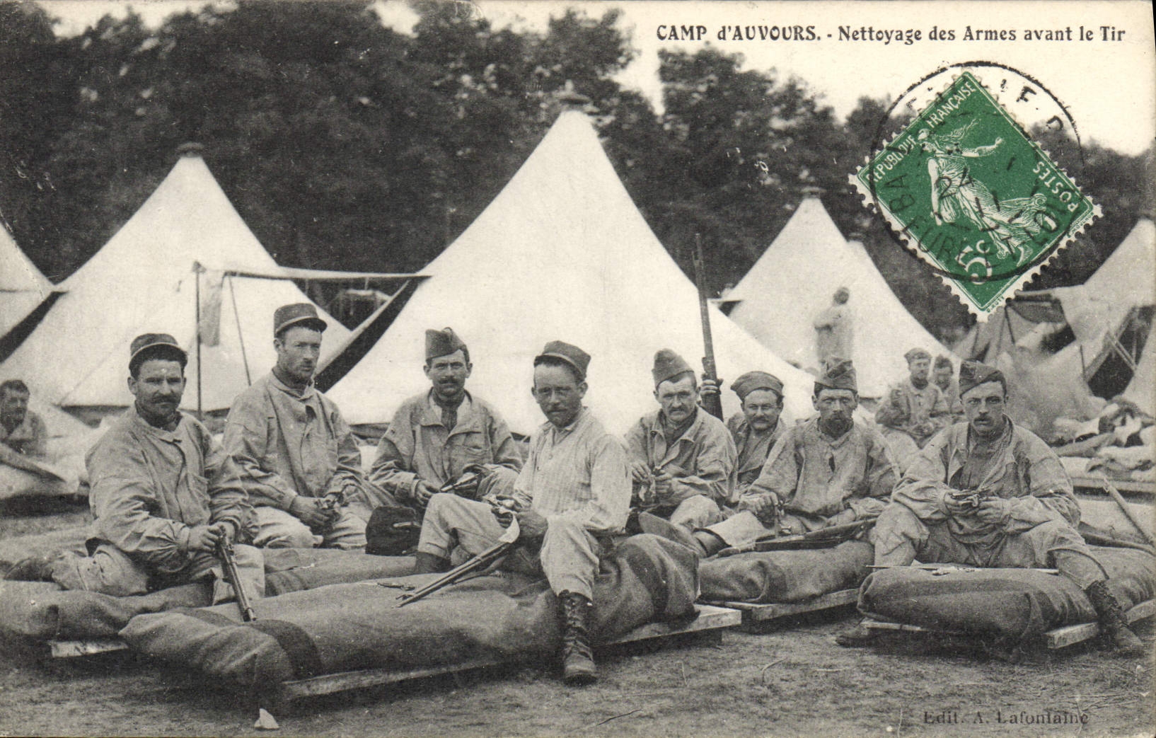 Camp d'Auvours — Nettoyage des Armes avant le Tir — Edit. A. Lafontaine
