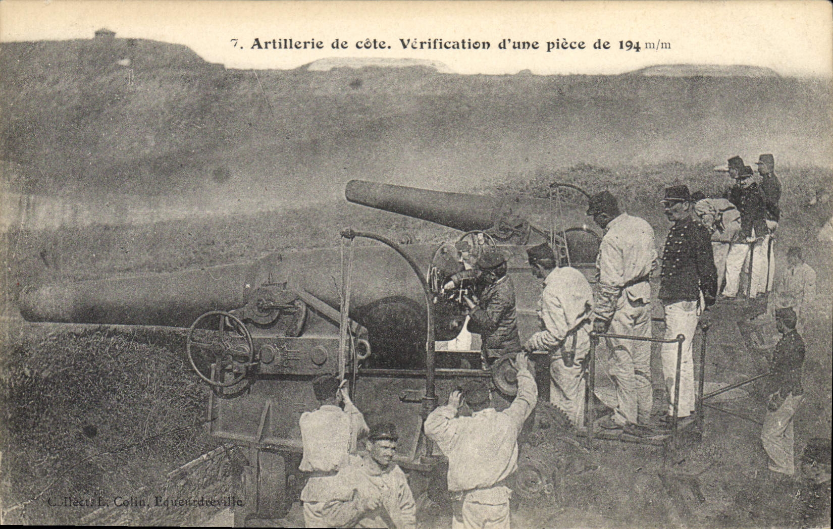 Artillerie de côte — Vérification d'une pièce de 194 m/m — Collect. Collo, Équemauville