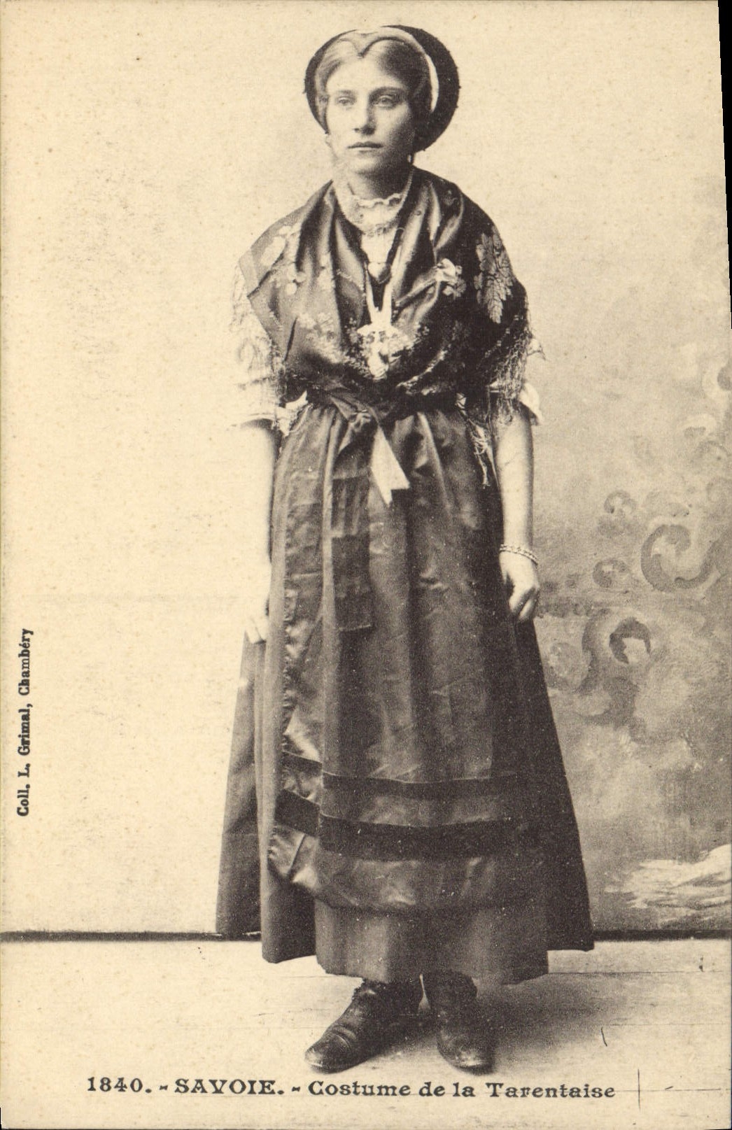 CPA Folklore Savoie Costume de la Tarentaise