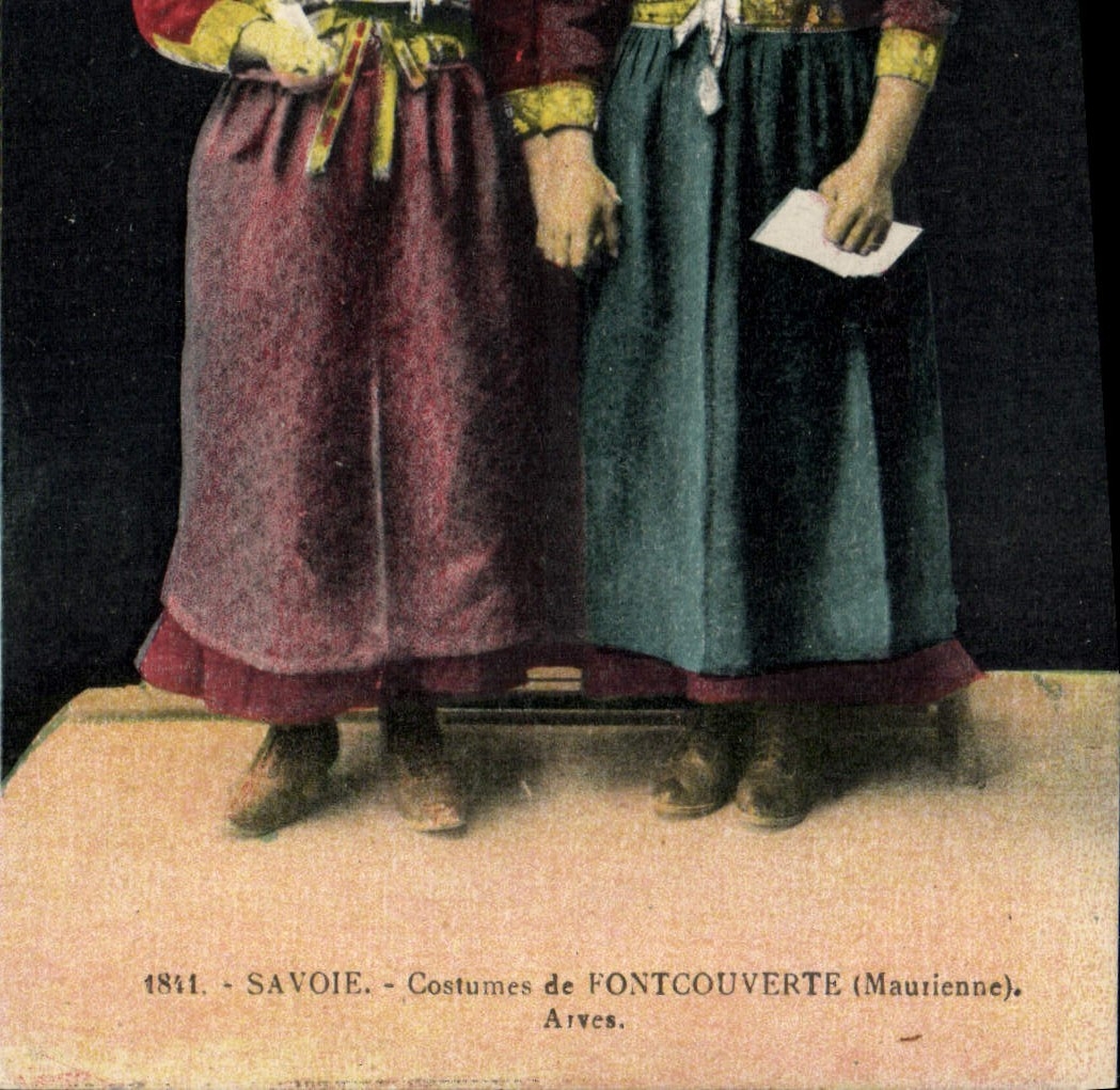 CPA Folklore Savoie Costumes de Fontcouverte Maurienne Arves