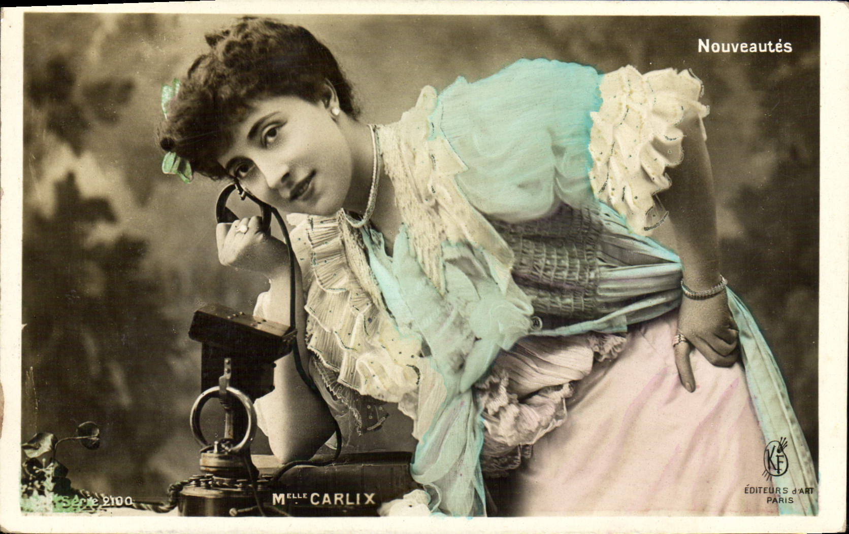 CPA Fantaisie Telephone Femme Mlle Carlix 