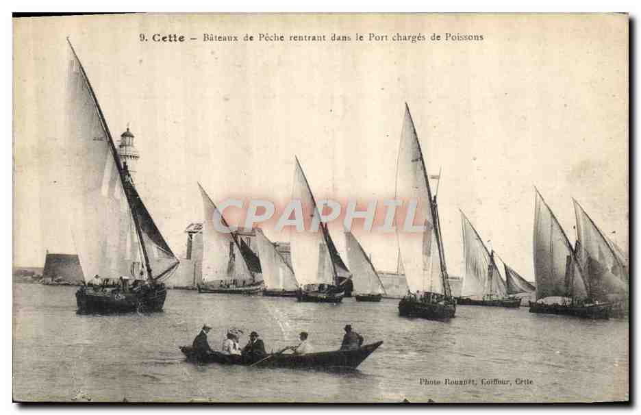 Cette — Bâteaux de Pêche rentrant dans le Port chargés de Poissons — Photo Rouzpet, Goiffour, Cette