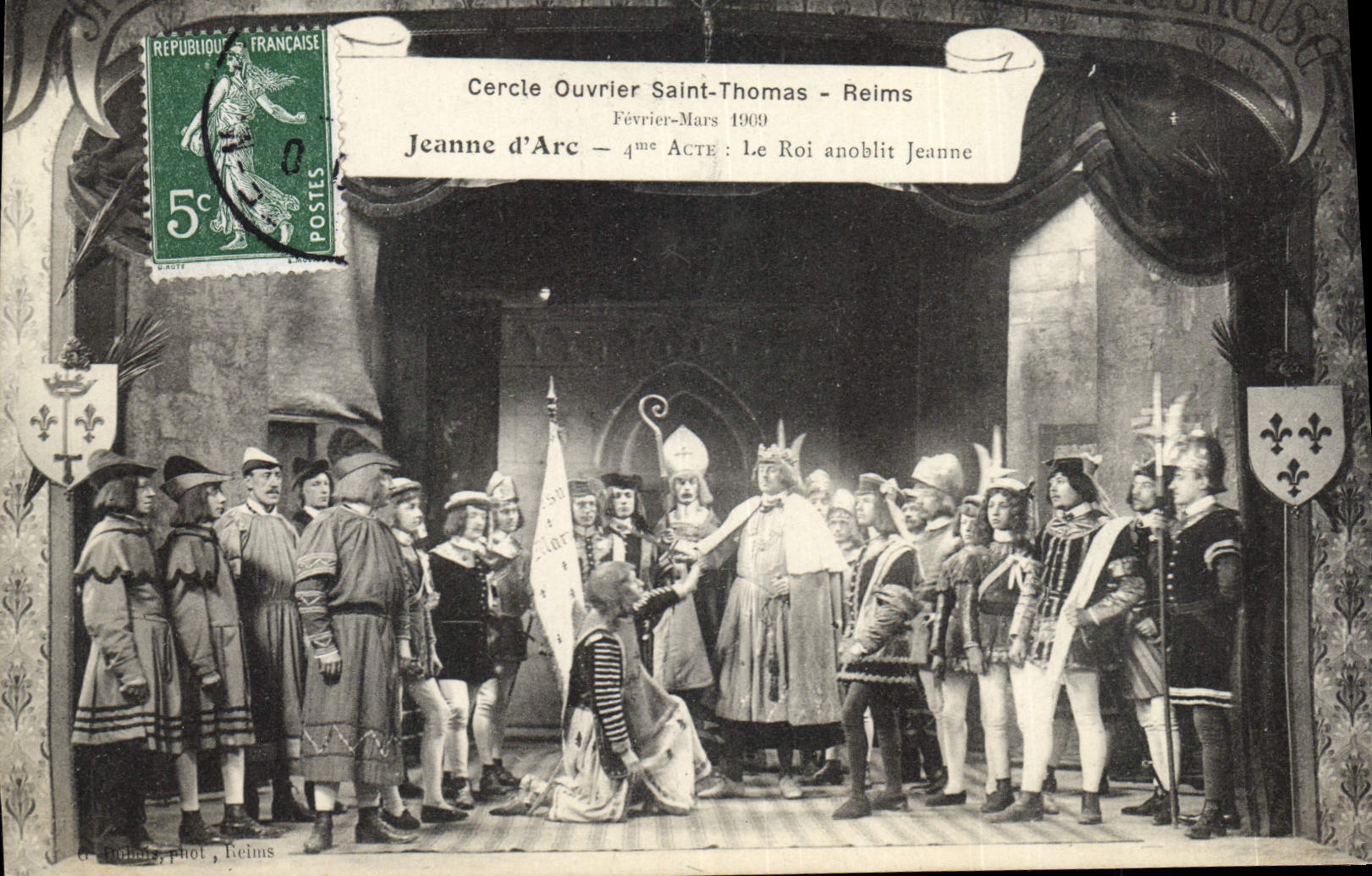CPA Cercle ouvrier Saint Thomas Reims 1909 Jeanne d'Arc Le roi anoblit la reine