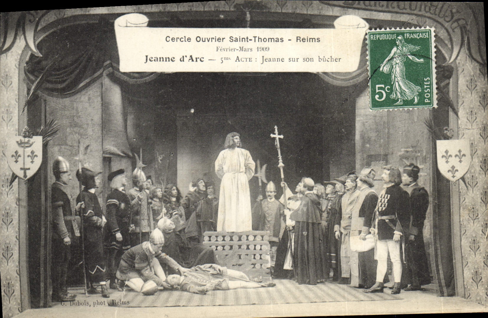 CPA Cercle ouvrier Saint Thomas Reims 1909 Jeanne d'Arc Jeanne sur son bucher