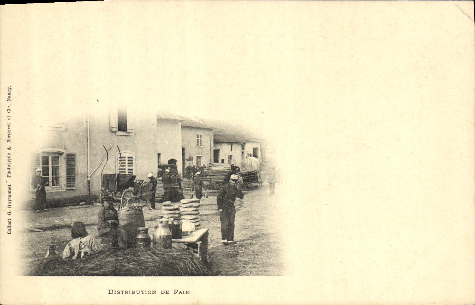 CPA Militaria Distribution de pain