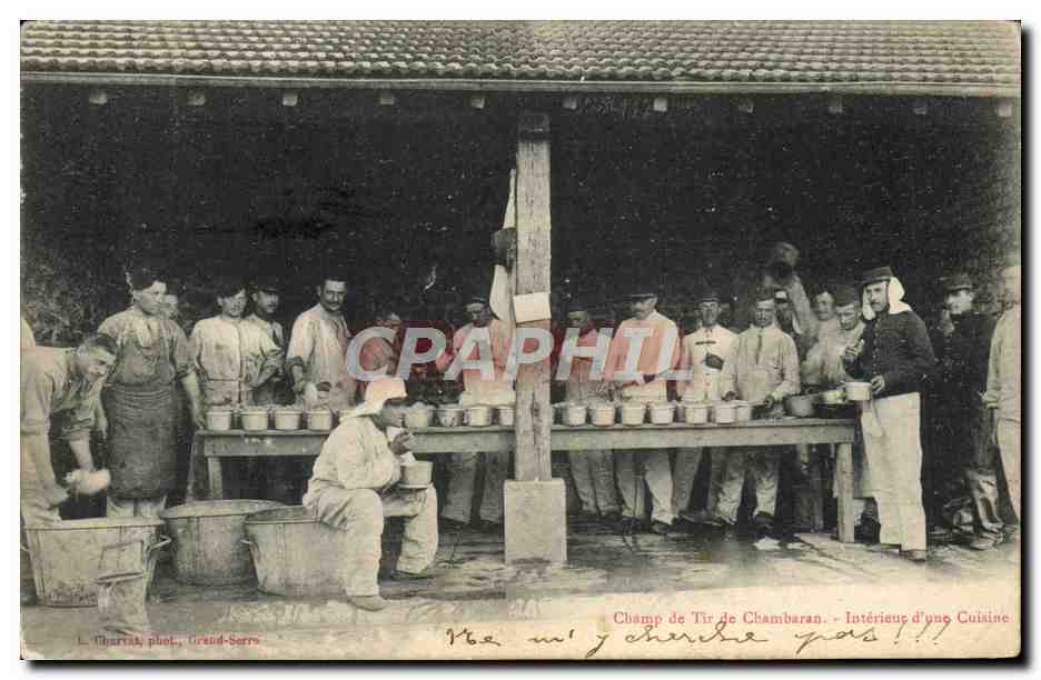 Champ de Tir de Chambaran — Intérieur d'une Cuisine — L. Chartik phot., Grud-Serrs