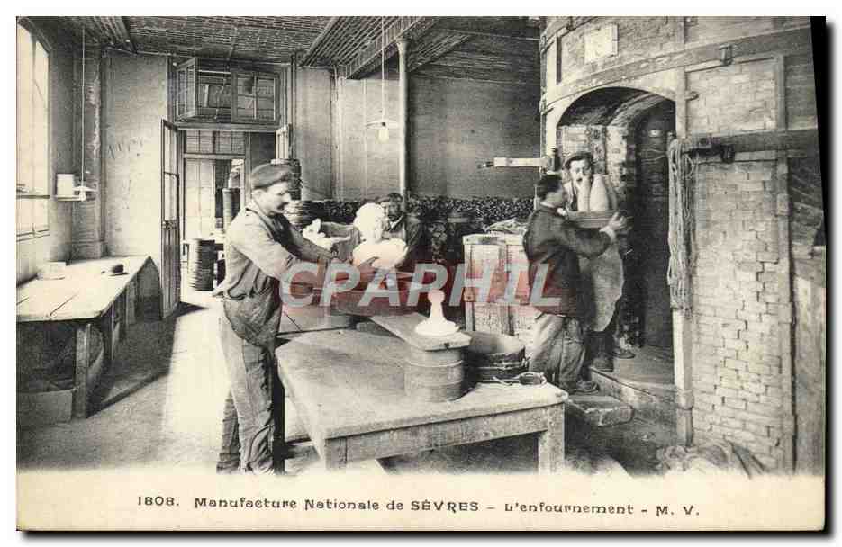 Manufacture Nationale de SÈVRES — L'enfournement — M. V.