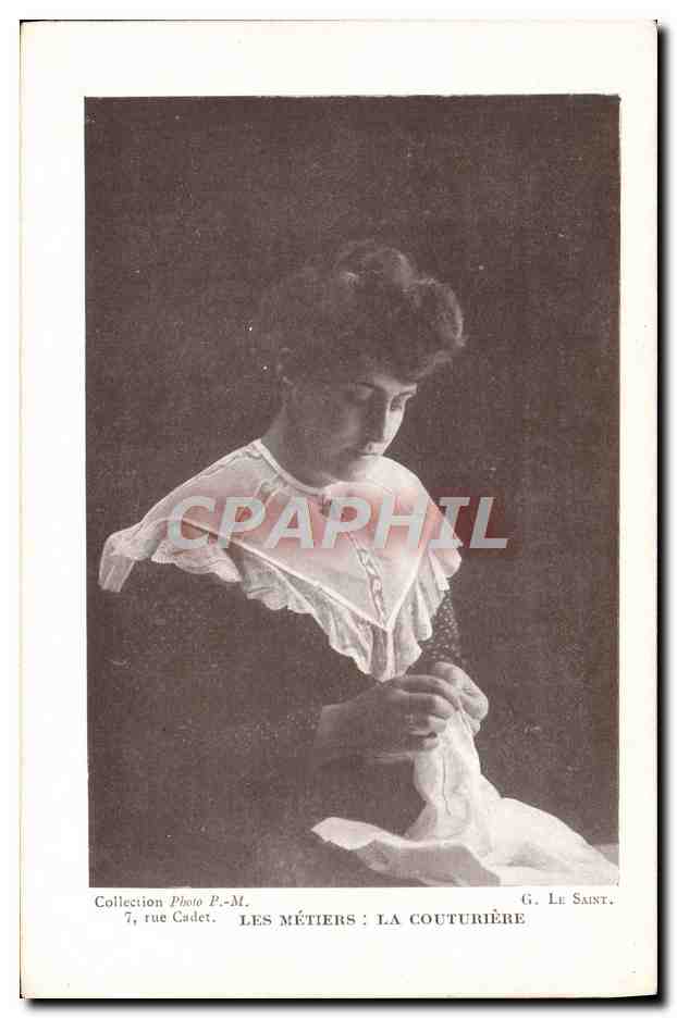 CPA Photographie Le Saint Les metiers La couturiere