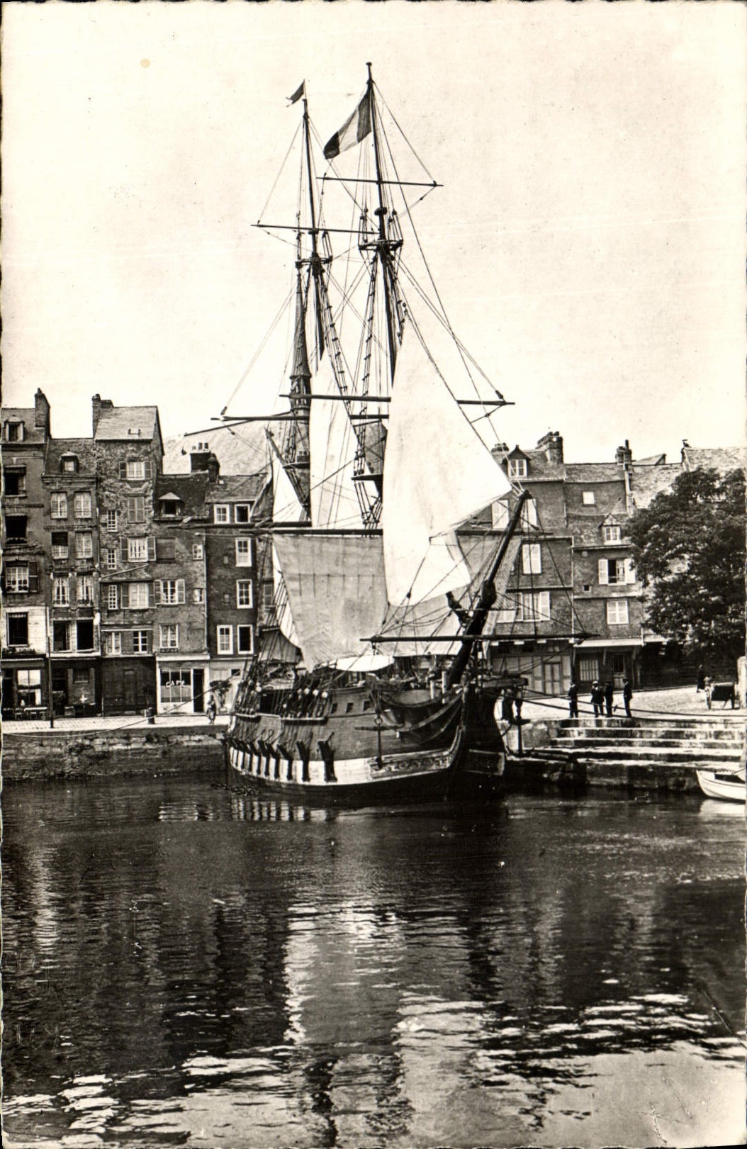 CPM Honfleur La caravelle
