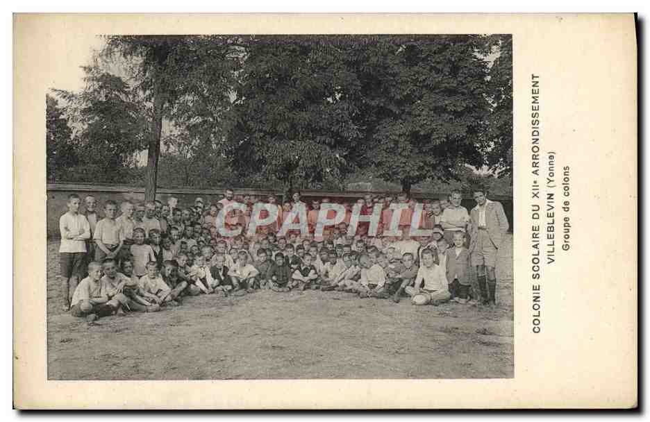 Colonne scolaire du XIIe arrondissement — Villeblevin (Yonne) — Groupe de colons