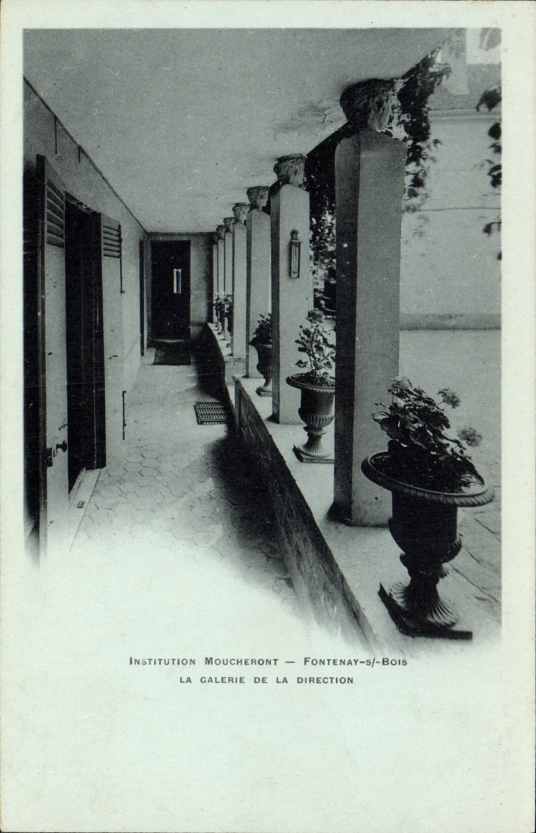 Institution Moucheront — Fontenay-s/Bois — La galerie de la direction