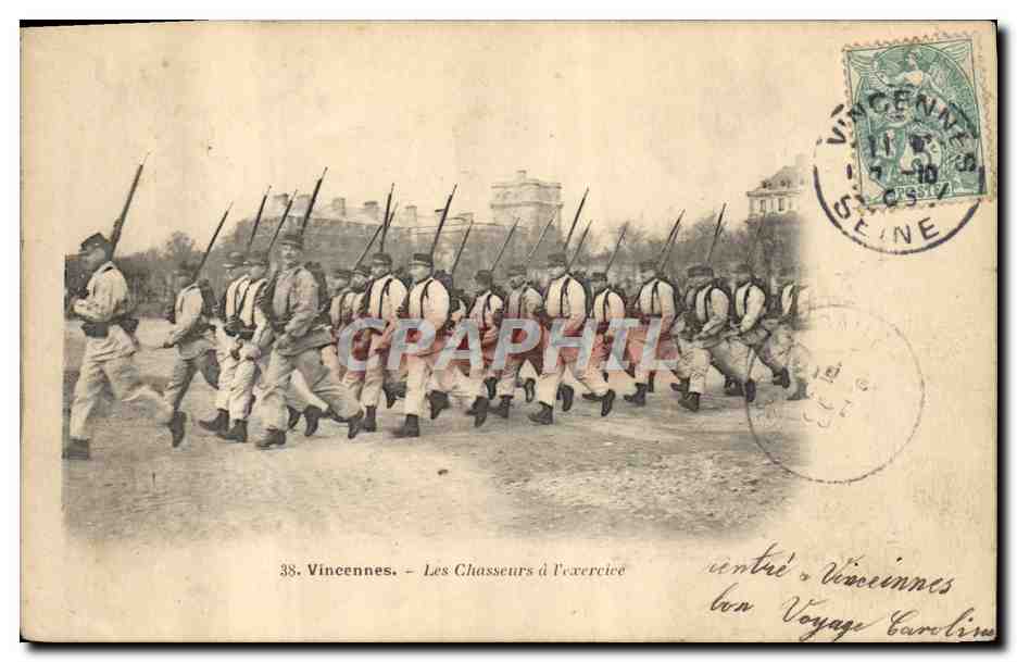 CPA Militaria Vincennes Les chasseurs a l'exercice 