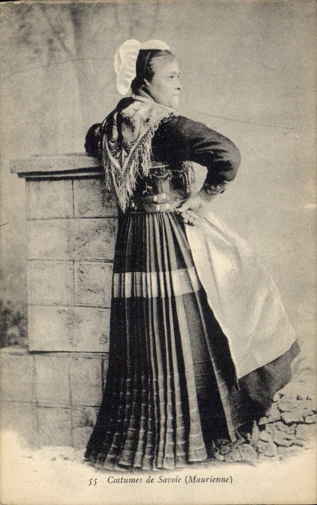 CPA Folklore Savoie Maurienne 