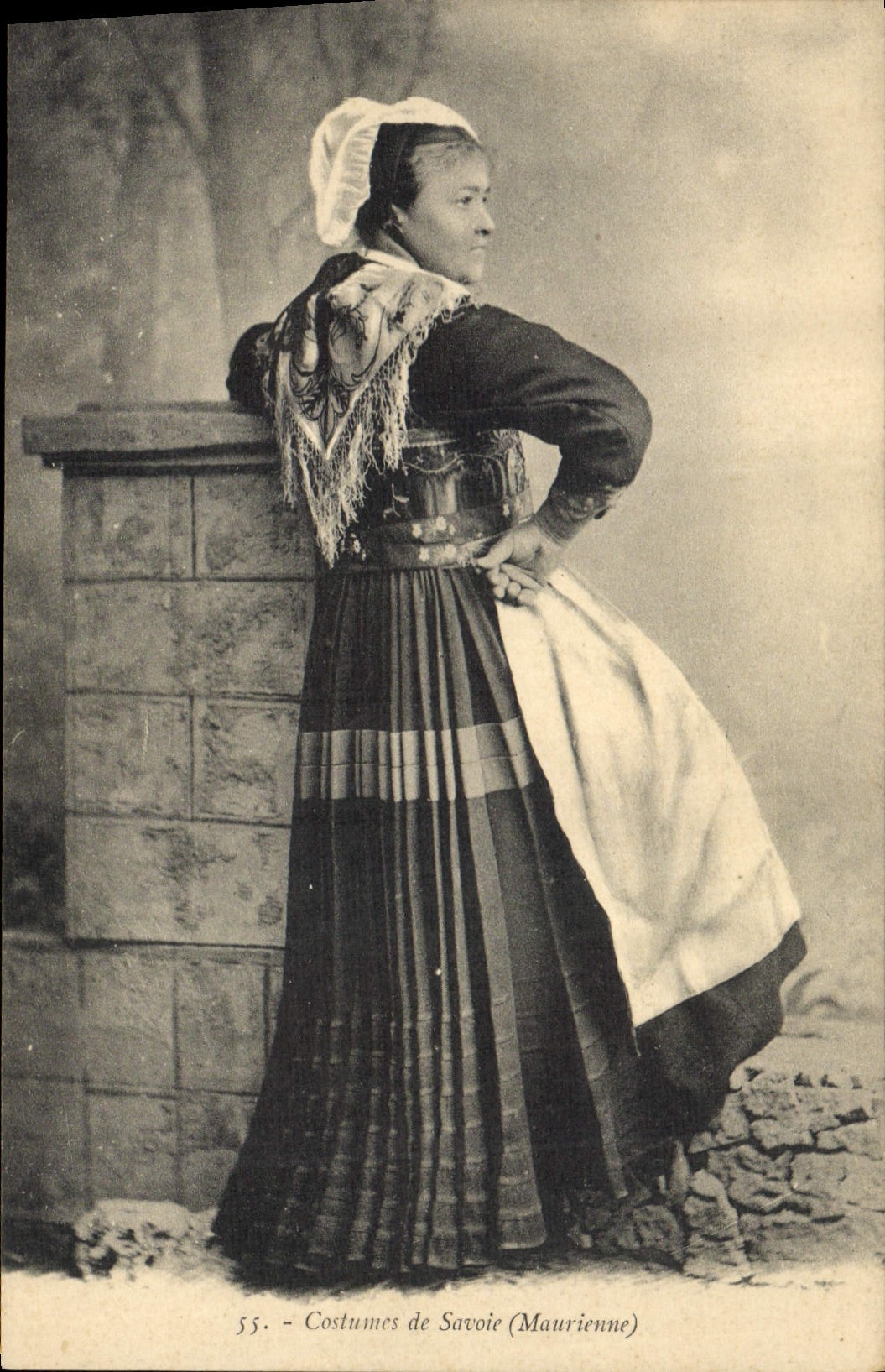 CPA Folklore Savoie Maurienne 