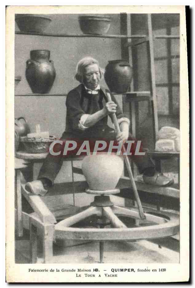 CPA Potier Poterie Faiencerie de la Grande maison HB Quimper Le tour a vache