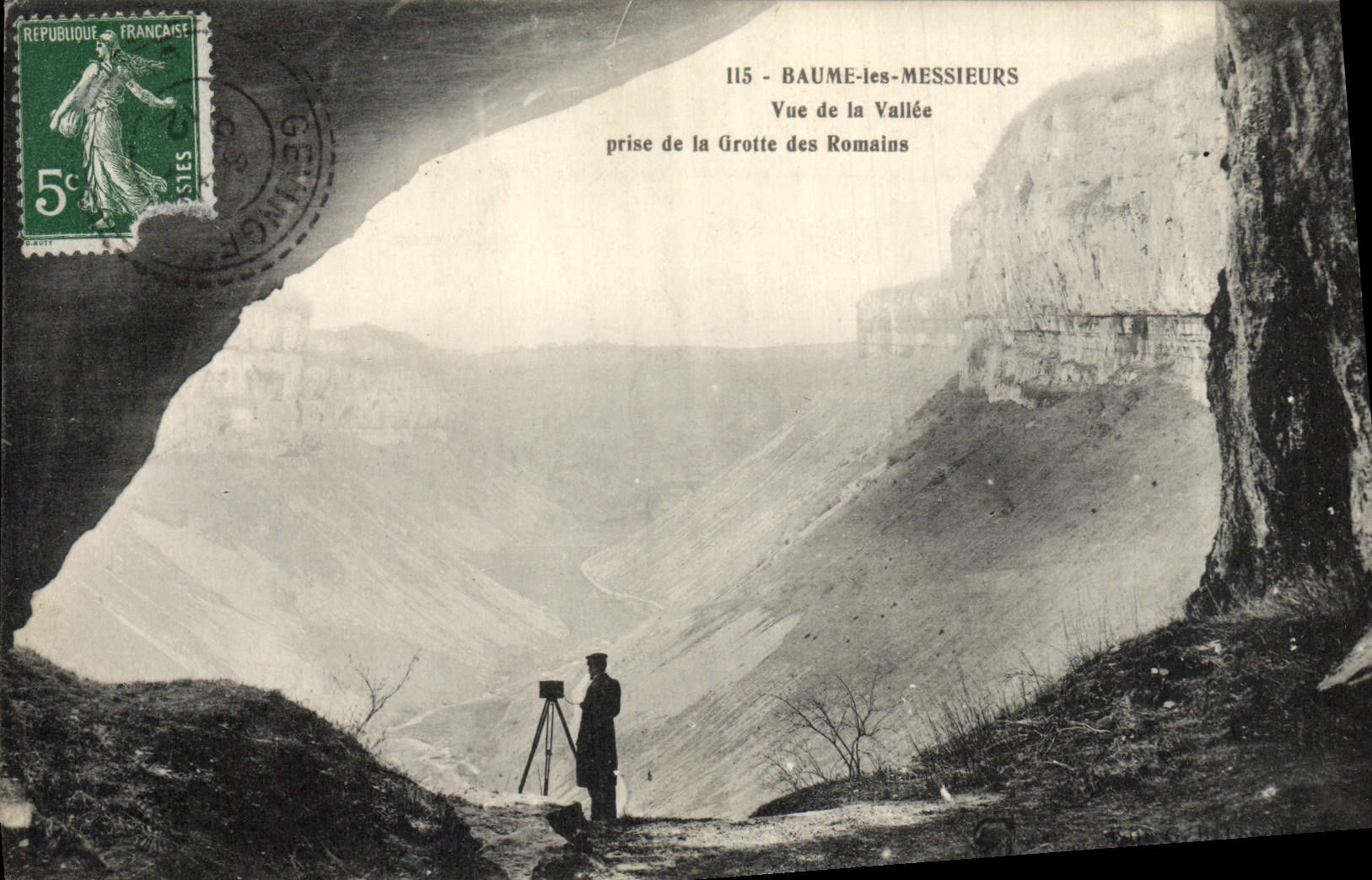 CPA Photographie Baume les Messieurs Vue de la Vallee prise de la grotte des Romains 