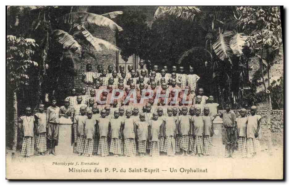 CPA Enfants Missions des PP du Saint Esprit Un orphelinat 