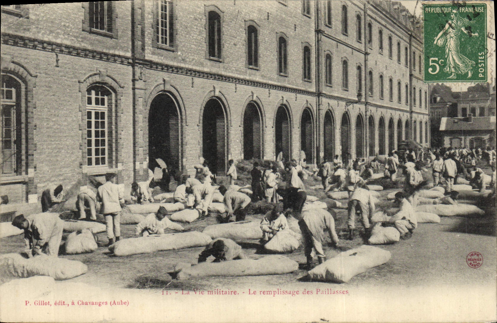 Chavanges (Aube) — Le remplissage des pailllasses — P. Gillot, édit., à Chavanges (Aube)