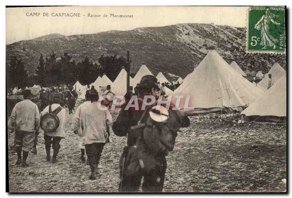 CPA Militaria Camp de Carpiagne Retour aux Manoeuvres 