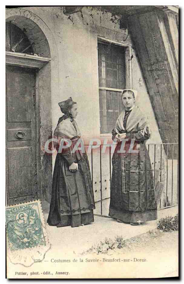 CPA Folklore Costumes de Savoie Beaufort sur Doron 