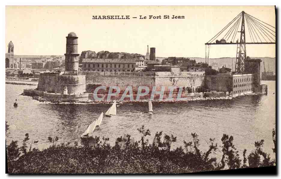 CPA Marseille La Cathedrale et le Fort Saint Jean