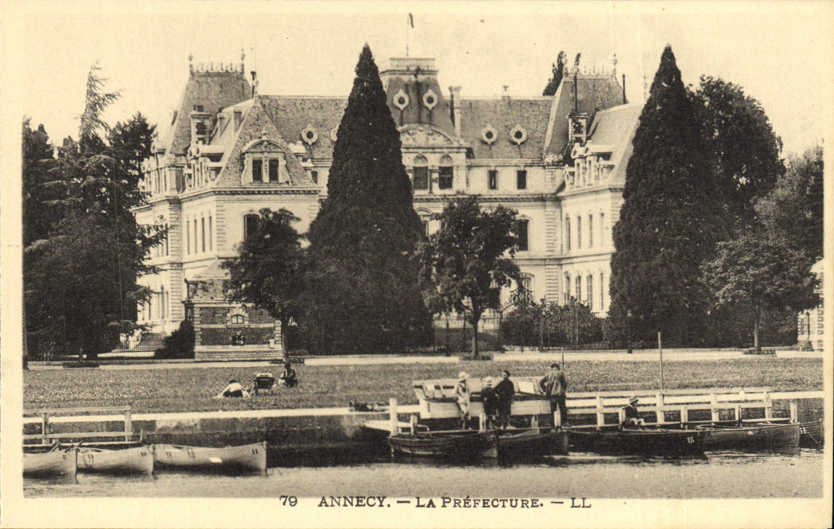 Annecy — La Préfecture — LL
