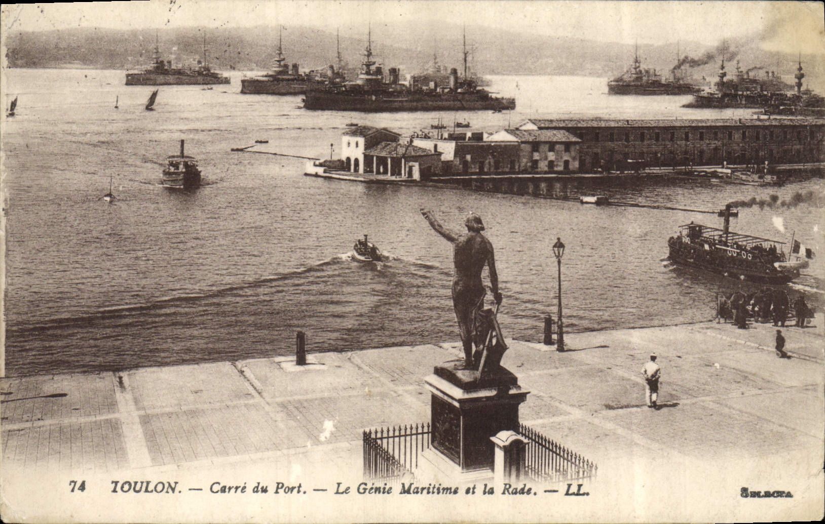 CPA Toulon Carre du Port Le genie maritime et la rade Bateaux