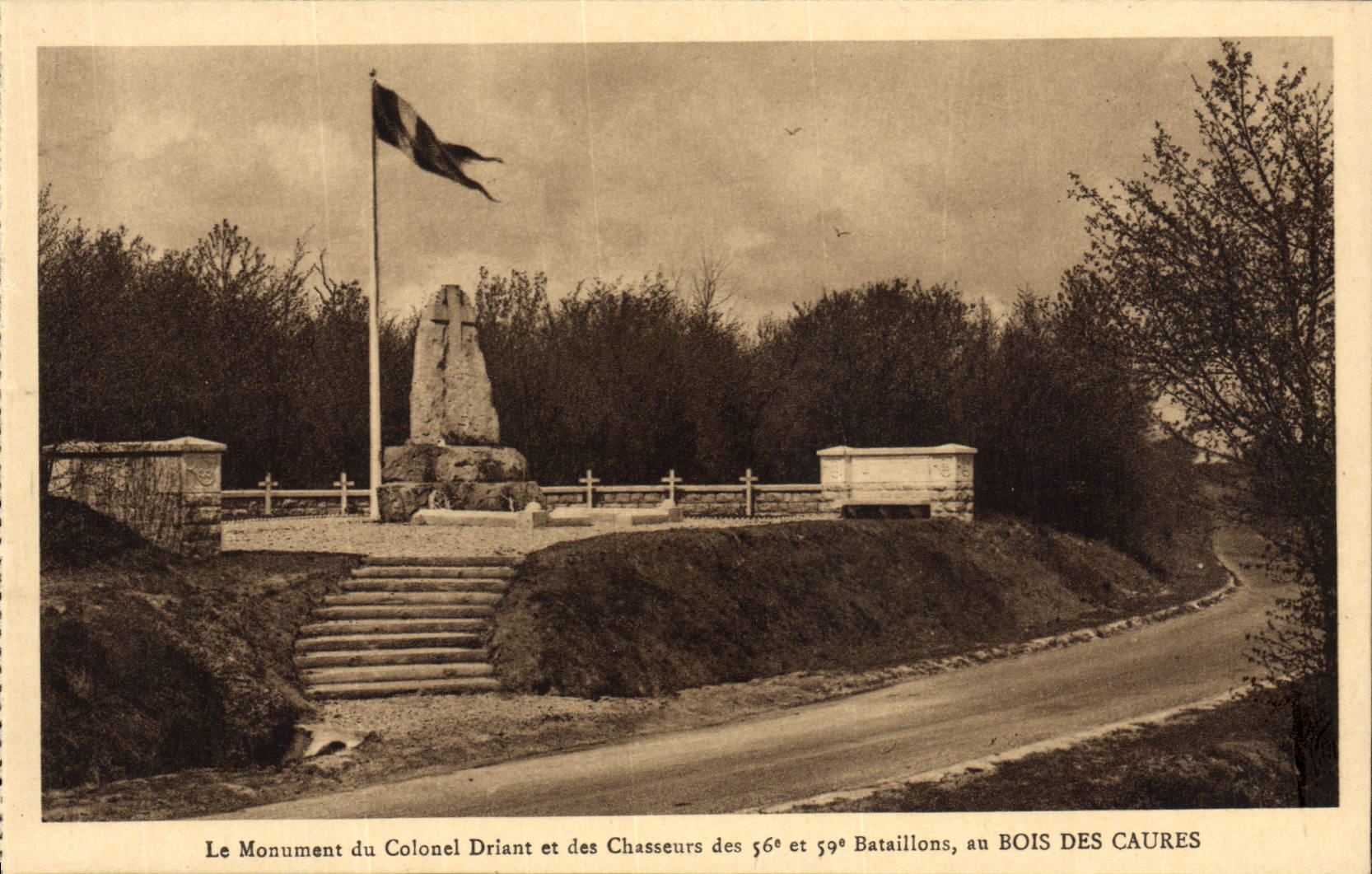 Monument du Colonel Driant et des Chasseurs des 56e et 59e Bataillons — Bois des Caures — Éditions Véron