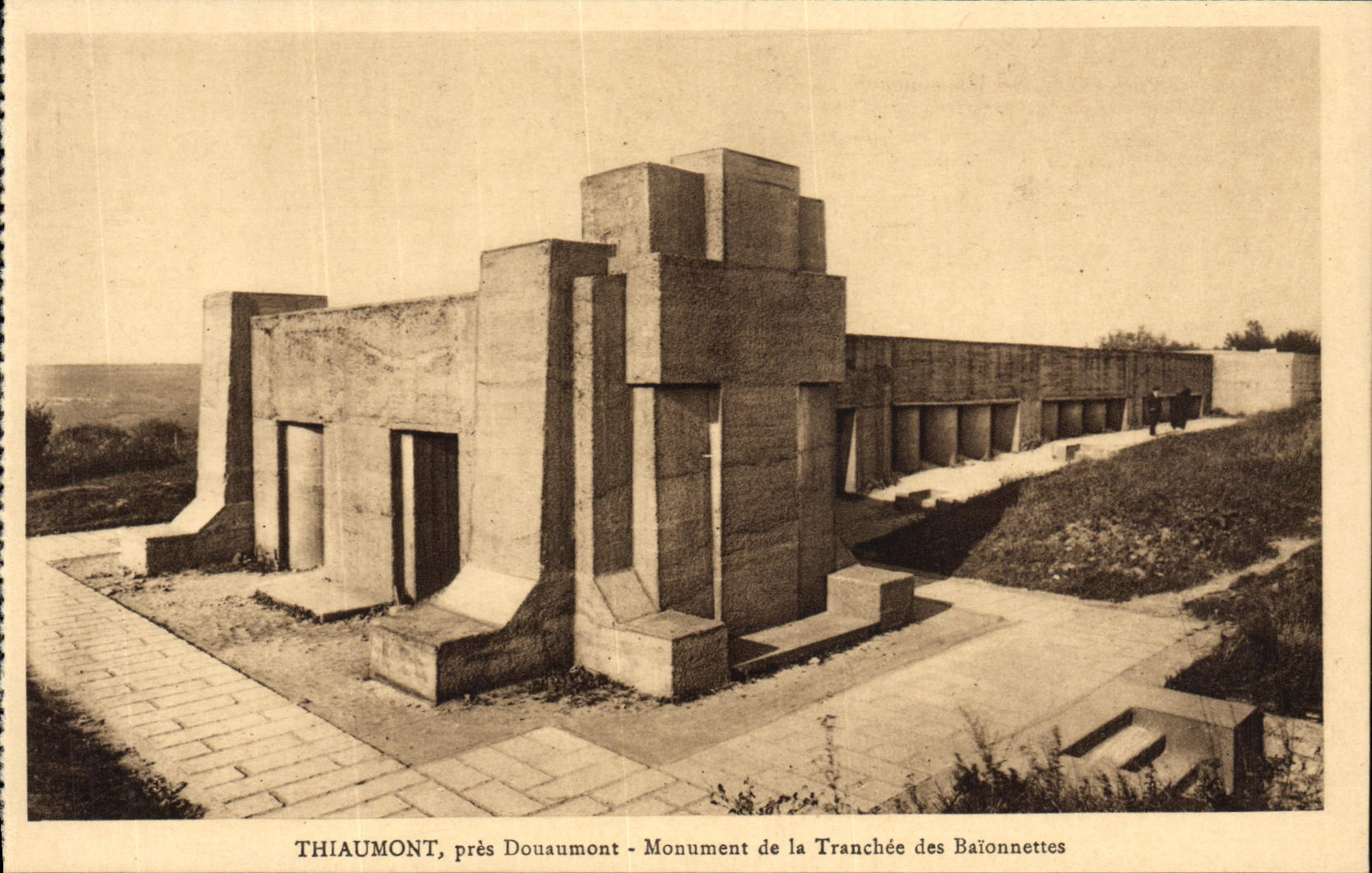 Thiaumont, près Douaumont - Monument de la Tranchée des Baïonnettes