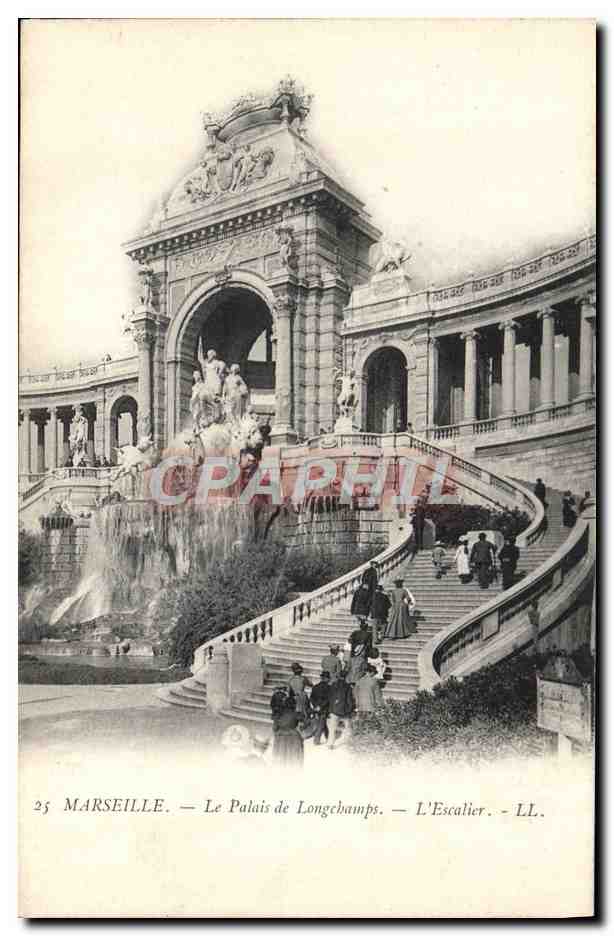 CPA Marseille Le Palais de Longchamps L'escalier