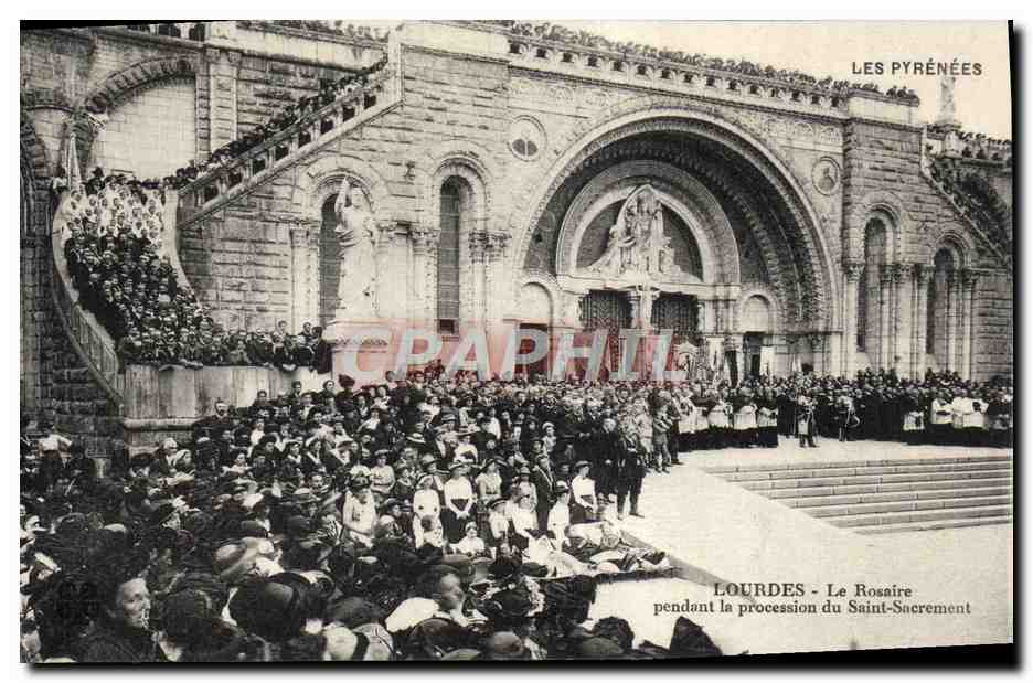 CPA Lourdes Le Rosaire pendant la procession du Saint Sacrement