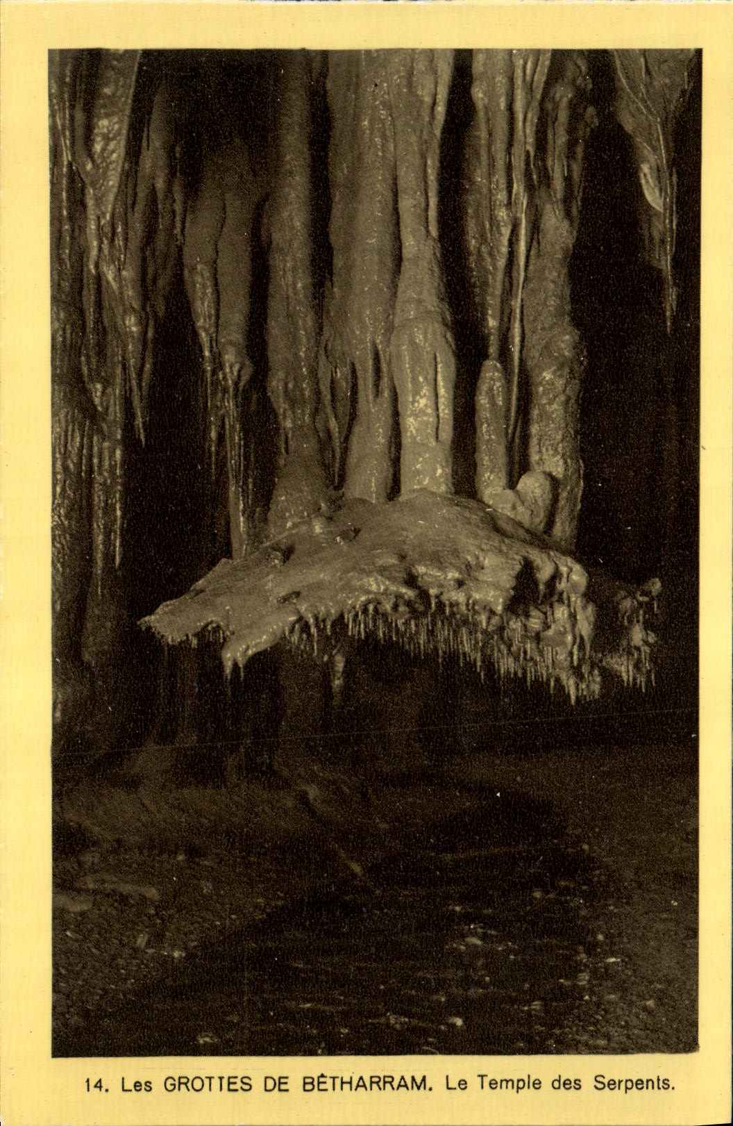 Les Grottes de Bétharram — Le Temple des Serpents — CPAPHIL