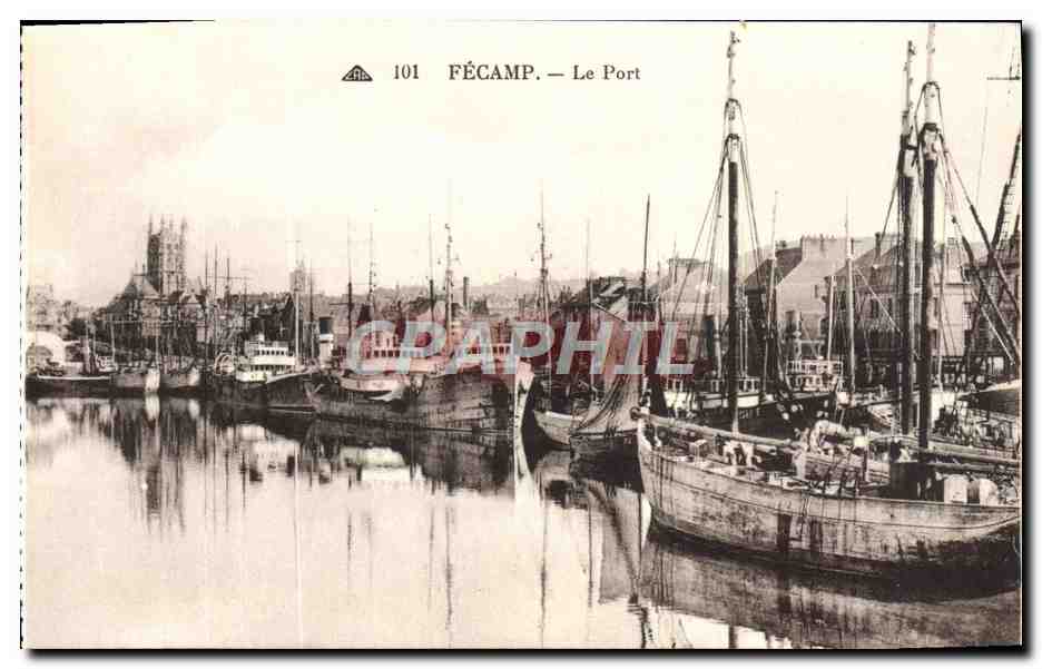 CPA Fecamp Le Port Bateaux
