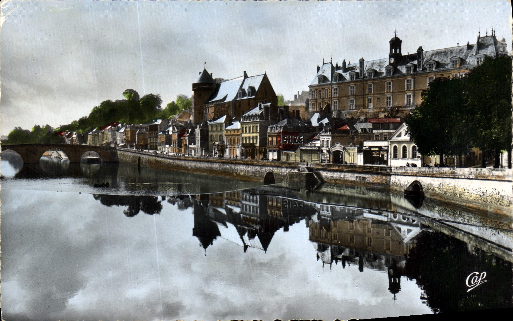 La Vallée - Vue sur la Mayenne et le Château — Cie des Arts Photomécanique, 37, La Vallée