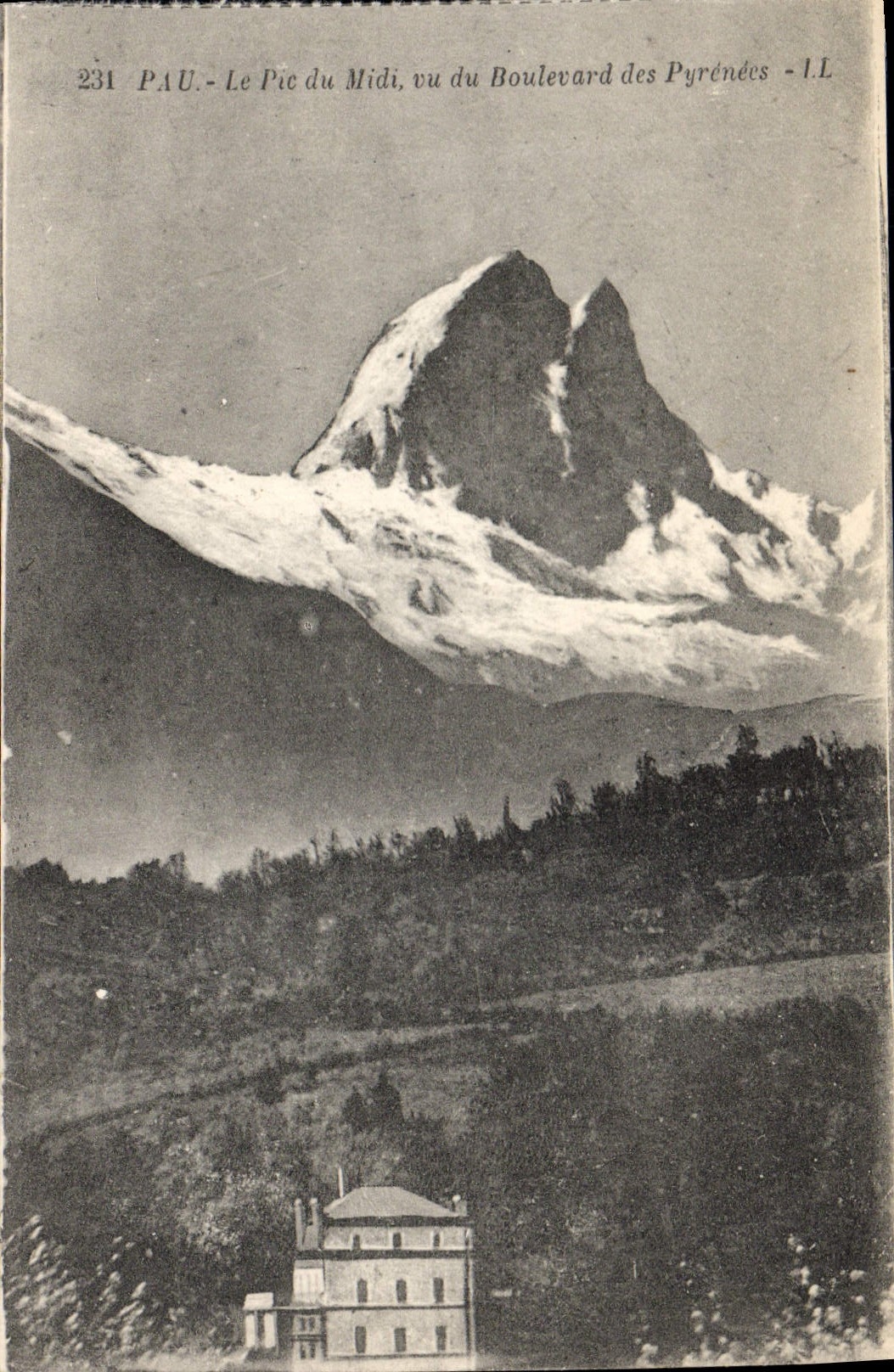 Le Pic du Midi, vu du Boulevard des Pyrénées — Pau — n°231 — I.L.