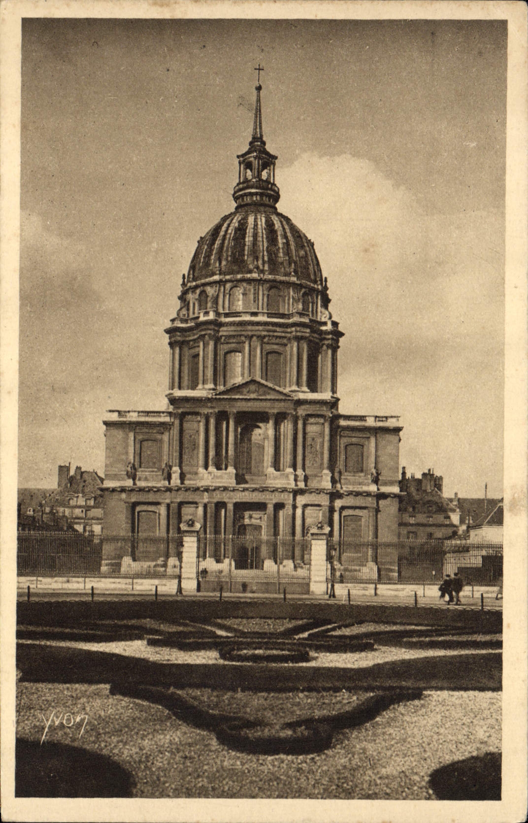 CPA Paris En Flanant Les Invalides 