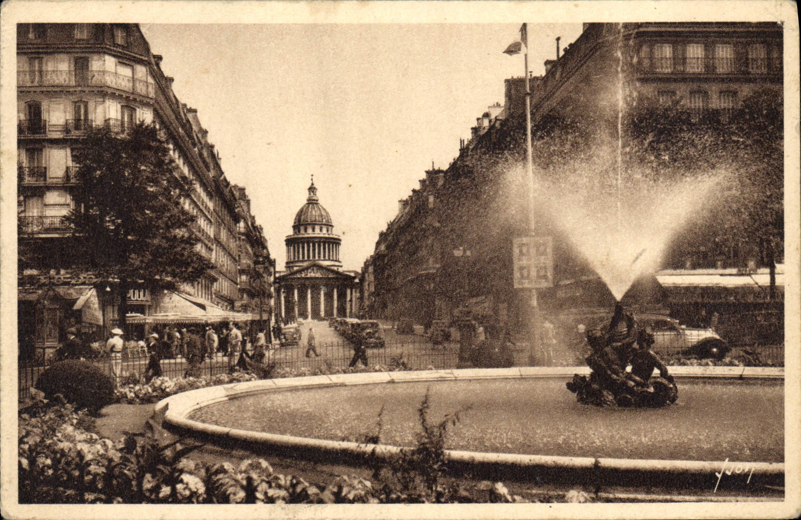 CPA Paris En Flanant Rue Soufflot et le Pantheon Place Edmond Rostand 