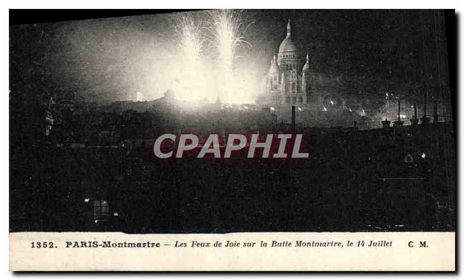 CPA Paris Montmartre Les Feux De Joie Sur La Butte Montmartre le 14 juillet