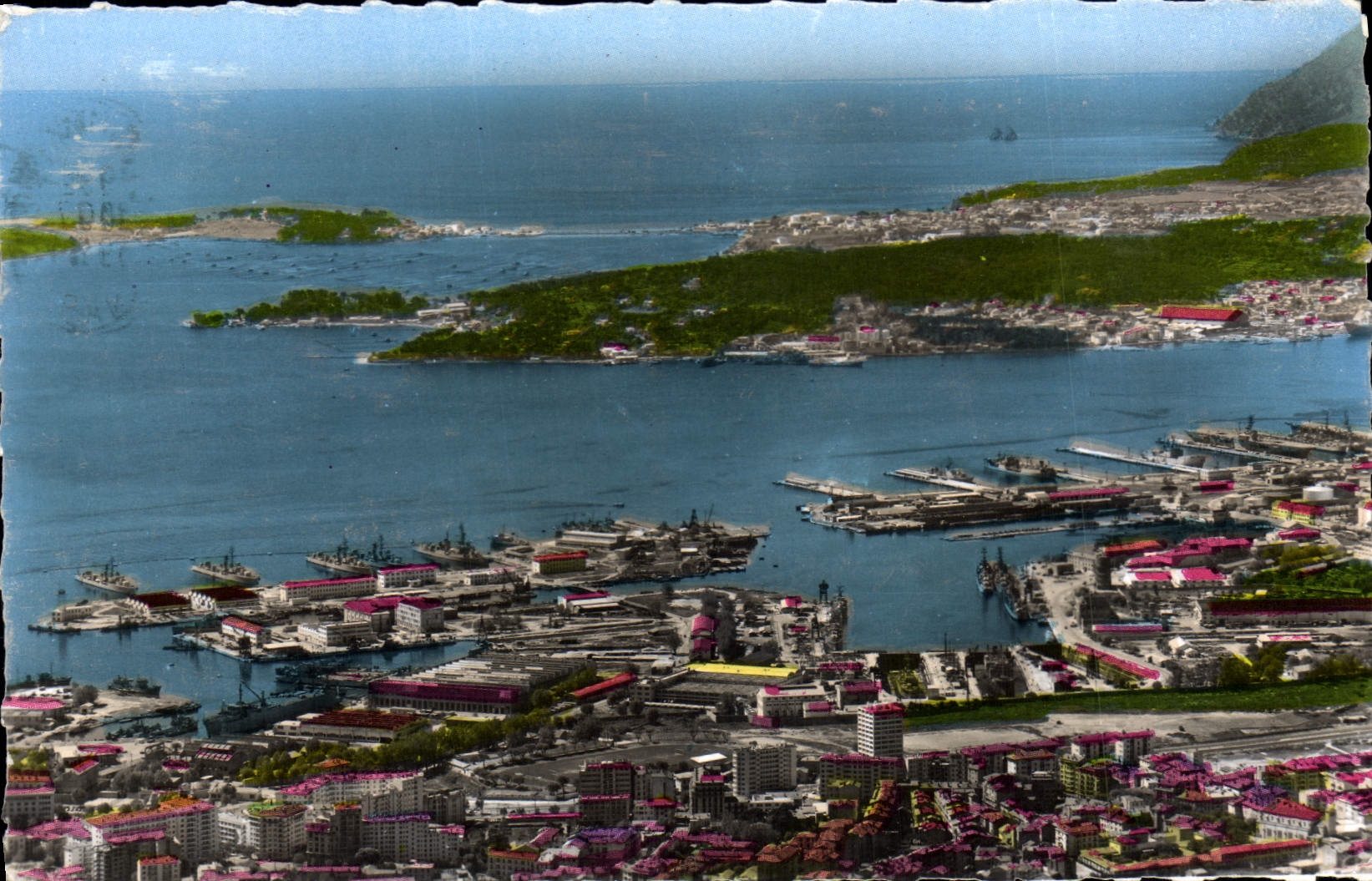 Toulon (Var) — Vue générale. La Rade, les Deux Fières — Éditions PHASECO, n° 539