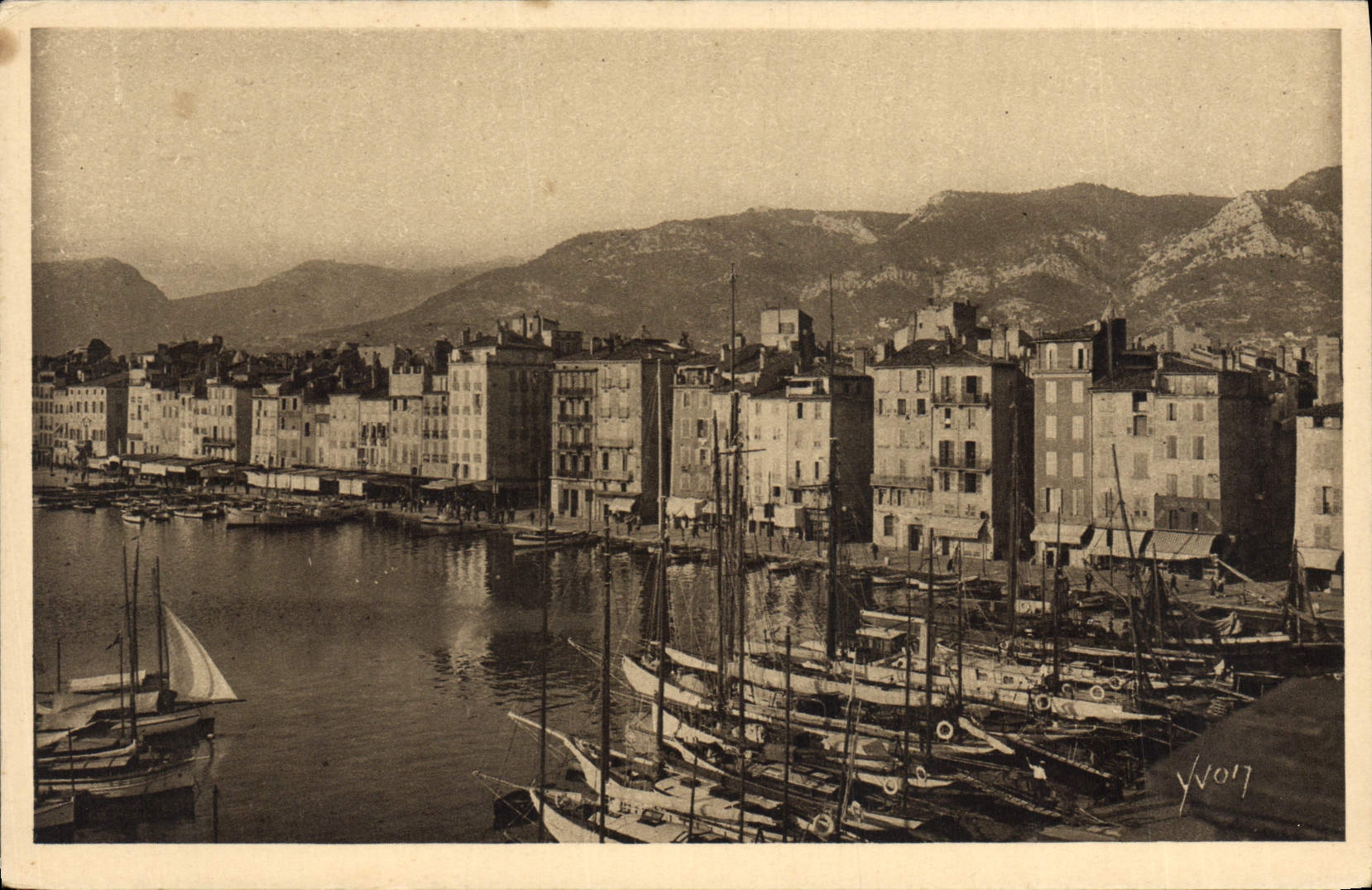 Toulon — Vue panoramique sur le port — Les Éditions d'Art YVC, Paris