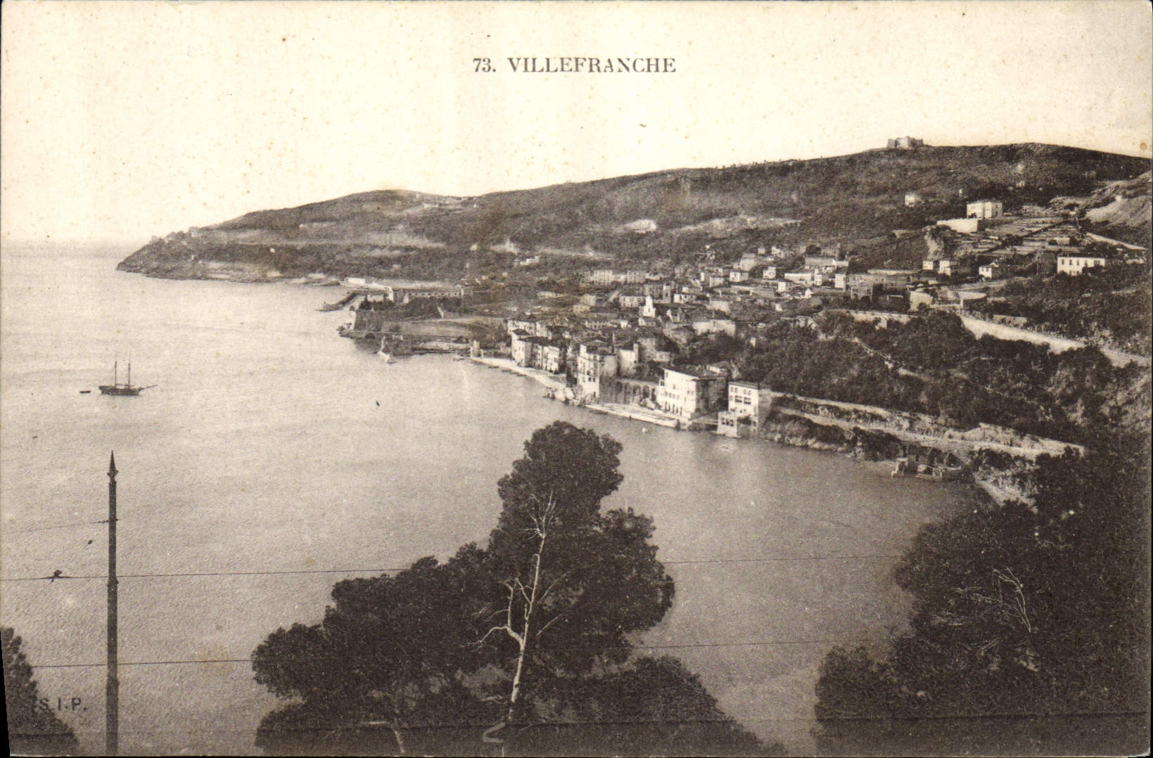 Villefranche — vue panoramique depuis un promontoire — S.I.P. n°73