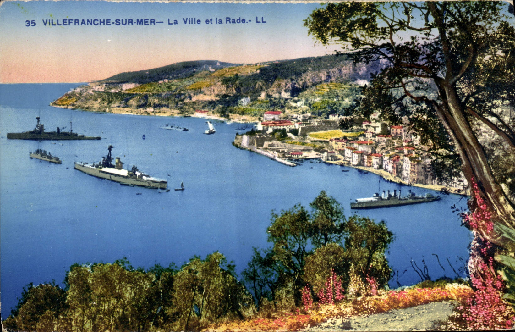 Villefranche-sur-Mer — La Ville et la Rade — LL
