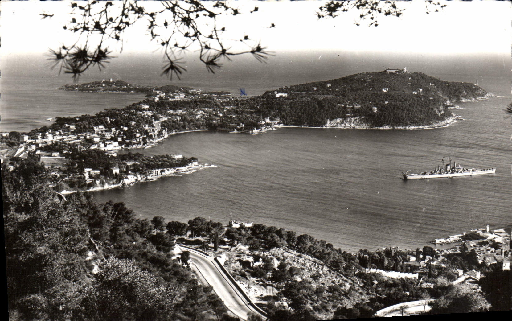 Vue sur la baie et le Cap Ferrat — Saint Jean Cap Ferrat — Éditions S.E.P.T. 35