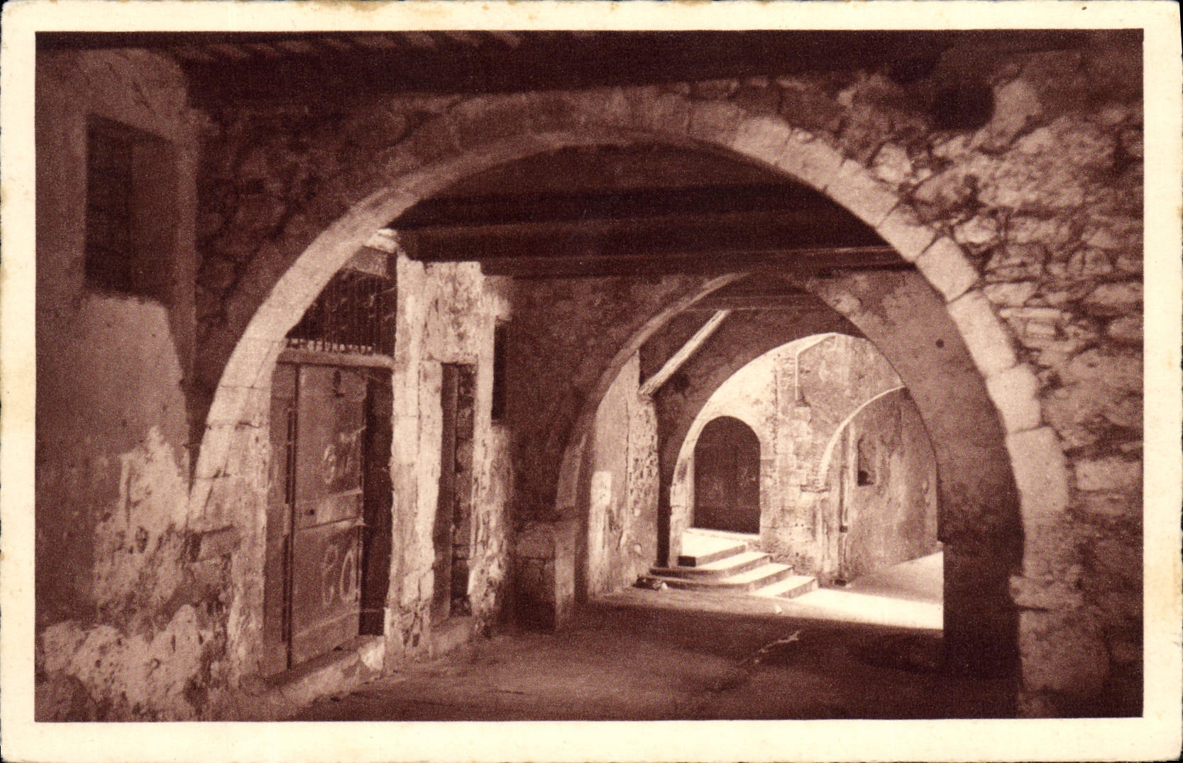 Villefranche-sur-Mer — La rue des voutes — Braun & Cie, Imp. Dornach