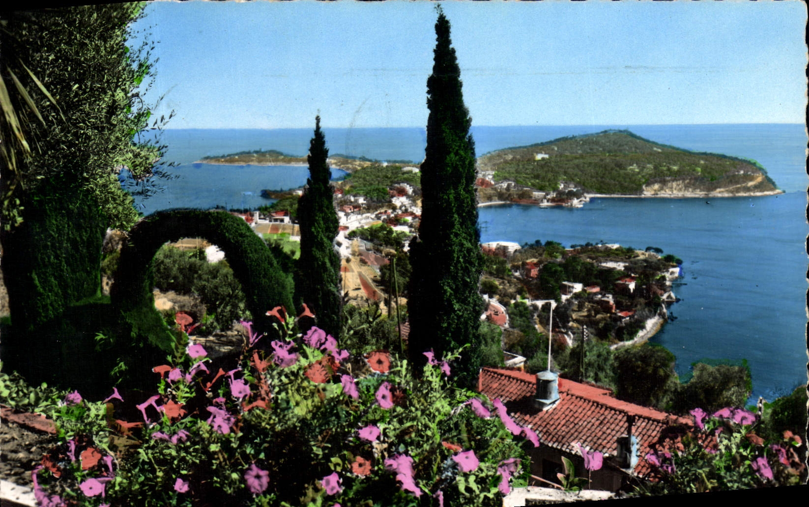 St Jean Cap Ferrat — Vue générale — Les Éditions « Mât » de Cimiez