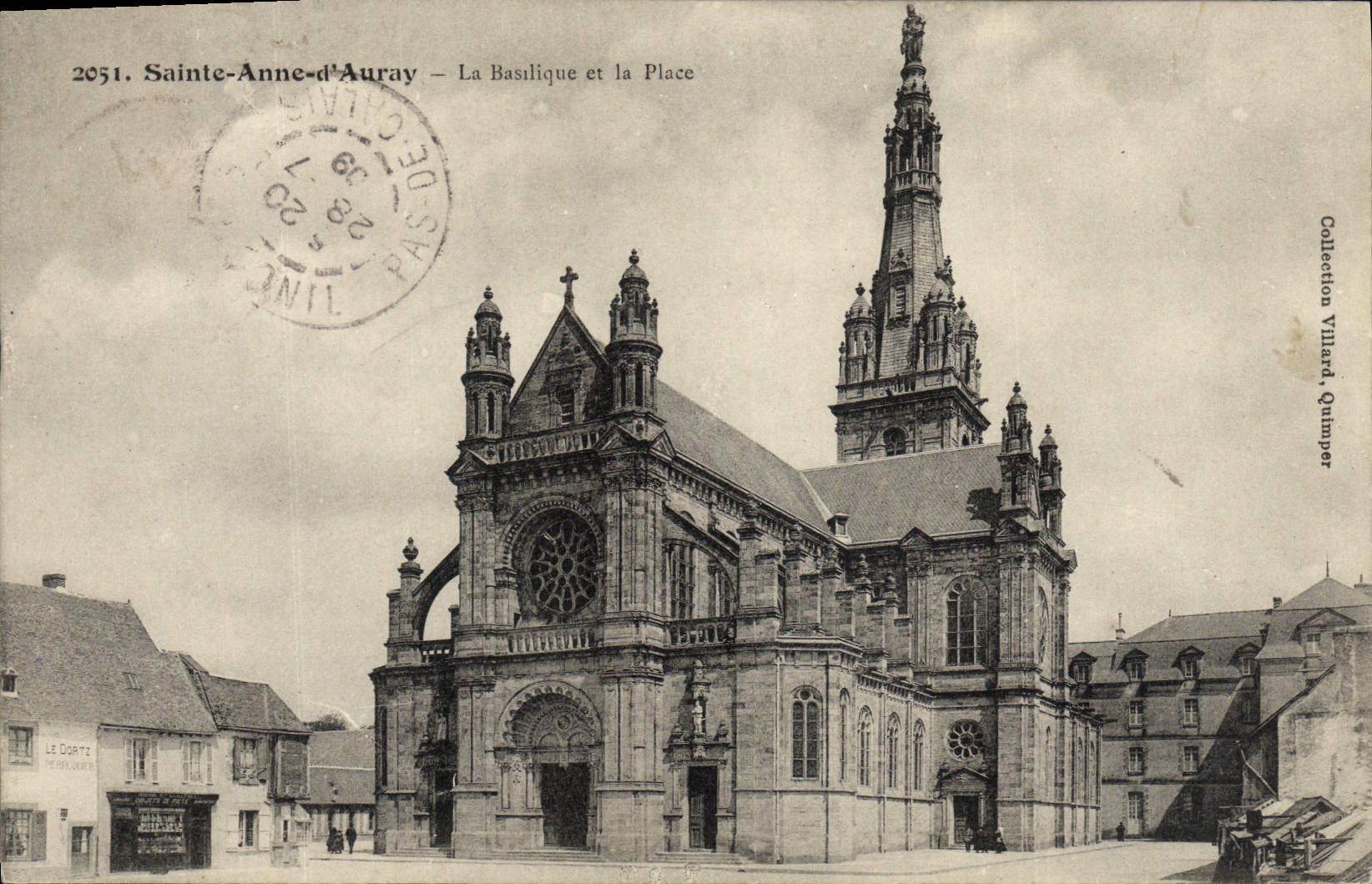 Sainte-Anne-d'Auray — La Basilique et la Place — Collection Villiard, Quimper